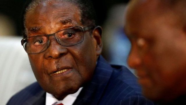 Le président Mugabe, 93 ans, dirige le Zimbabwe depuis son indépendance au début des années 80.
