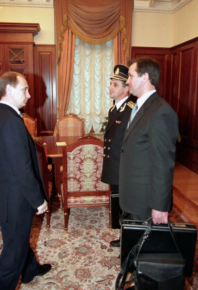 Передача "ядерного чемоданчика" Путину 31 декабря 1999 года