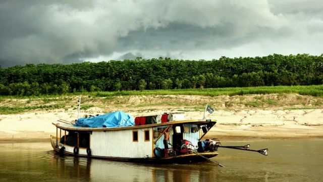 Sa&uacute;de prec&aacute;ria nas cidades sem acesso rodovi&aacute;rio no Amazonas desafia  pr&oacute;ximos prefeitos - BBC News Brasil