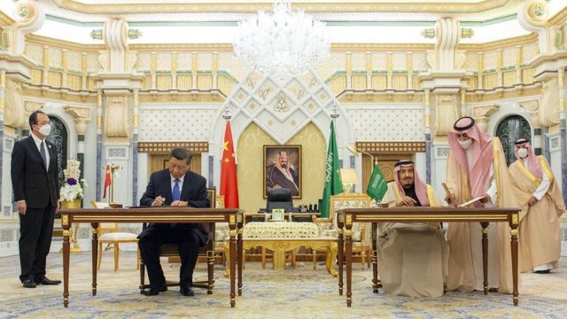 Xi Jinping and King Salman of Saudi Arabia Sign the 