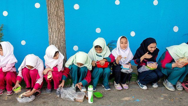 در سال تحصیلی جدی بیش از ۱۶ و نیم میلیون دانش آموز و حدود یک میلیون معلم سال تحصیلی جدید را نزدیک به دو هفته پیش در ایران آغاز کردند