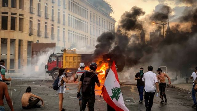 غضب متصاعد في الشارع اللبناني