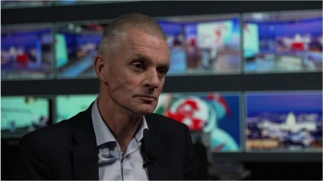 BBC总裁戴维接受BBC News访问时被问到他是否已经失去了对BBC的掌控。(photo:BBC)