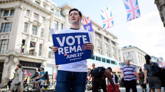 Eleitor faz campanha pela permanência do Reino Unido na União Europeia no centro de Londres