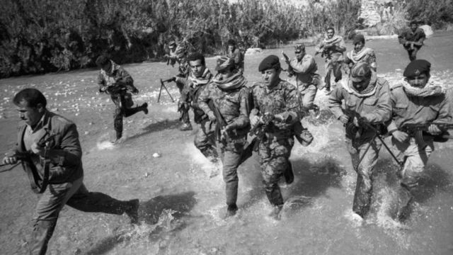 در اواخر دهه ۱۹۶۰ اعضای جوان اخوان‌المسلمین زیر پرچم جنبش فتح، علیه اسرائیل عملیات مسلحانه انجام می‌دادند