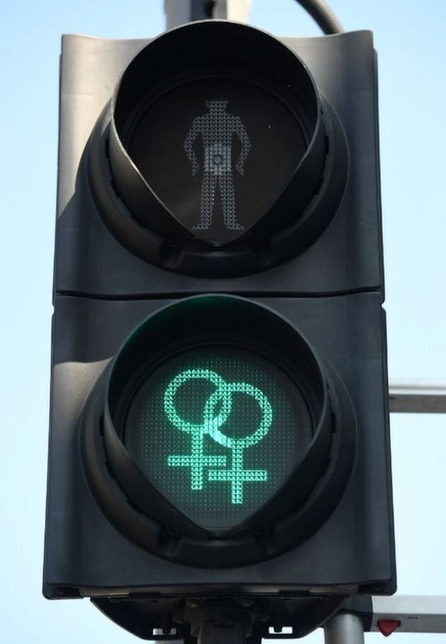 signals changed Pride march - BBC News