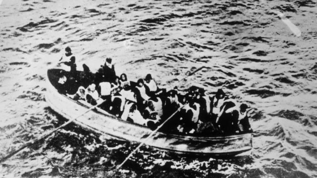 在救生艇上的泰坦尼克號倖存者