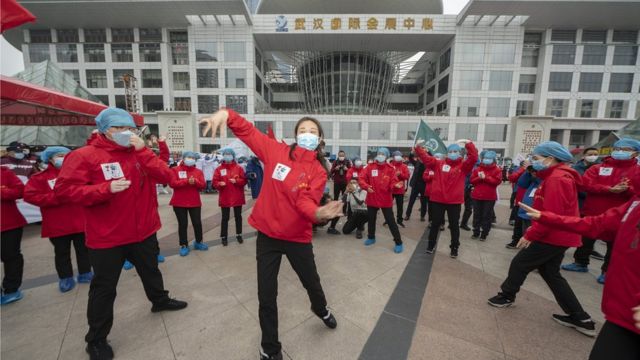 武漢市開放牀位最多、累計收治病人最多、累計出院人數最多的方艙醫院——江漢方艙醫院在運行了34天後正式休艙。