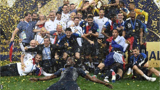 France celebrating winning the World Cup