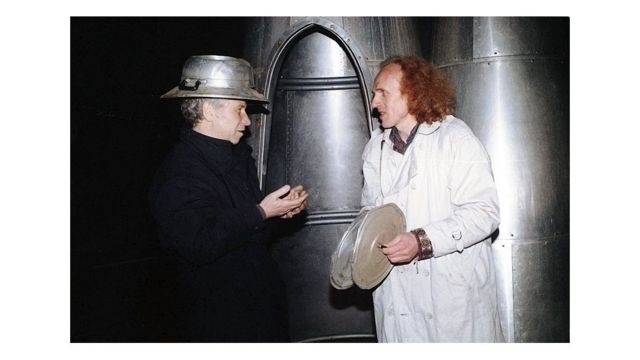 Илья Кабаков и Владимир Тарасов. Перформанс "Ольга Георгиевна, у вас кипит". Музей Прато, Флоренция, апрель 1990 г.