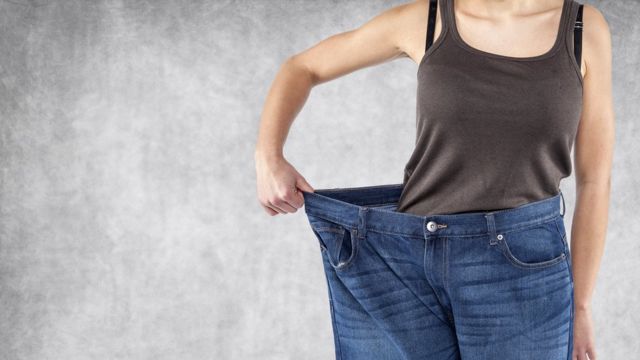 Mujer con aparente pérdida de peso