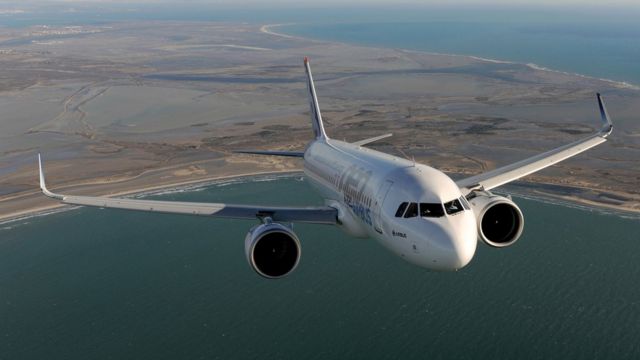 Битва титанов: как Boeing обошел Airbus и проиграл ему - BBC News