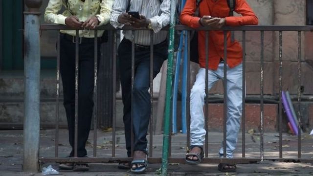 Pembuatan dan berbagi pornografi adalah pelanggaran hukum di India.