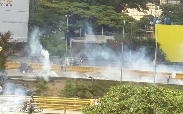 Fotos de disturbios en el este de Caracas, en Venezuela