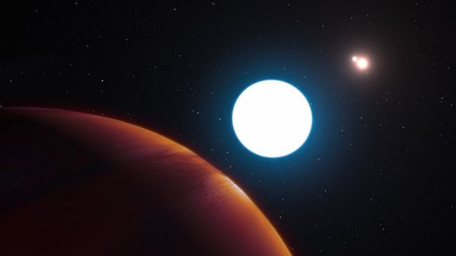 Ilustración del planeta HD 131399Ab y sus tres soles