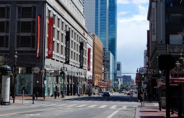 Khu thương mại San Francisco vắng người qua lại vào tháng 4/2020