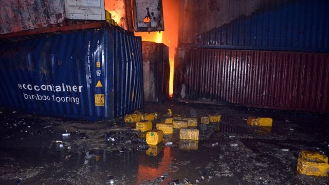 Saldırıda çok sayıda konteyner hasar gördü