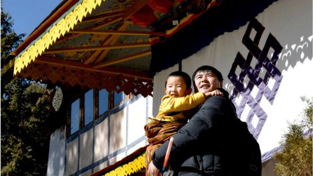 根据中国媒体报道，广东、安徽、陕西等省份在其生育登记办法中，都放宽了生育登记的要求
