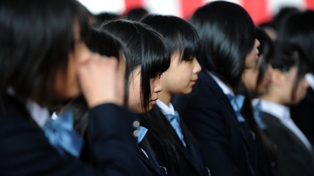 日本の女子高生 学校から 髪を黒く染めるよう強要 賠償請求 cニュース