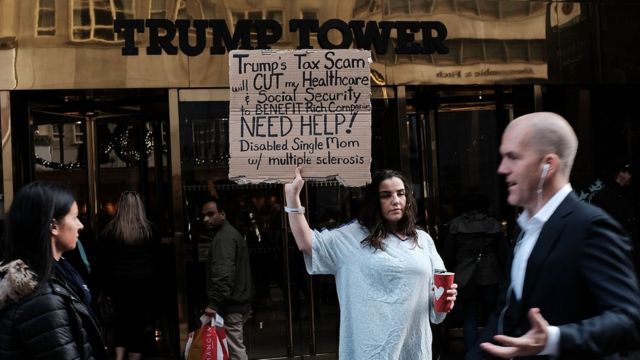 Пикет против реформы Трампа