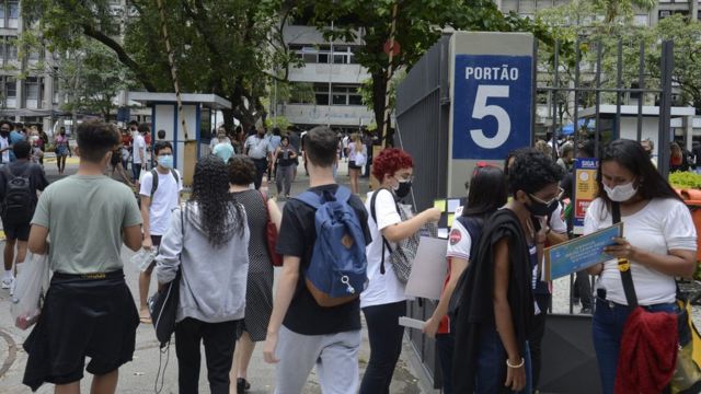 Enem 2021: estudantes relatam dificuldade para acessar a nota - Guia do  Estudante