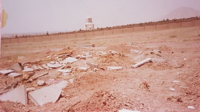 خاوران پیش از ۱۳۶۷؛ در آن سوی دیوار قبرستان ارامنه آغاز می‌شود