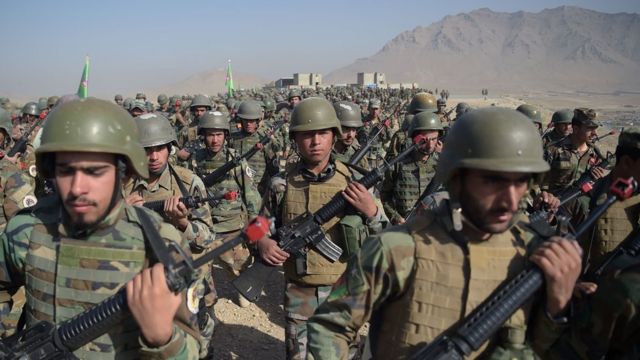 ستونی از سربازان ارتش ملی افغانستان