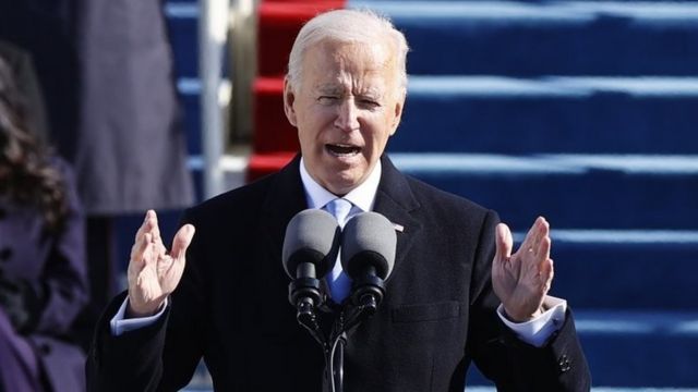 Biden dando su discurso de investidura.