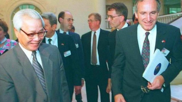 Thủ tướng Võ Văn Kiệt đón Thượng nghị sỹ Mỹ Tom Harkin thăm Hà Nội 3/07/1995