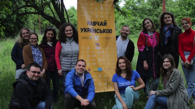 Організатори і викладачі челенджу "Навчай українською"