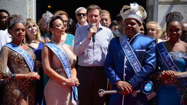 Rei Momo recebe chave da cidade e abre carnaval no Rio