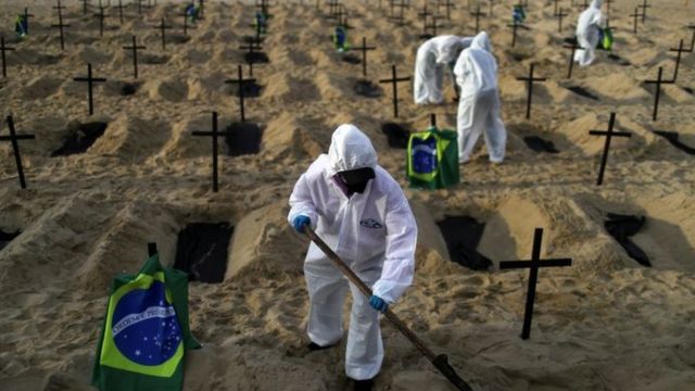 Tributo às vítimas da pandemia, em setembro, no Rio