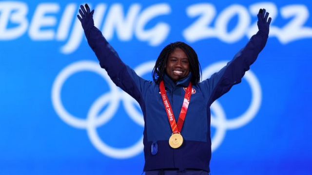 埃琳·杰克逊成为冬奥历史上第一个赢得个人项目金牌的黑人女性(photo:BBC)