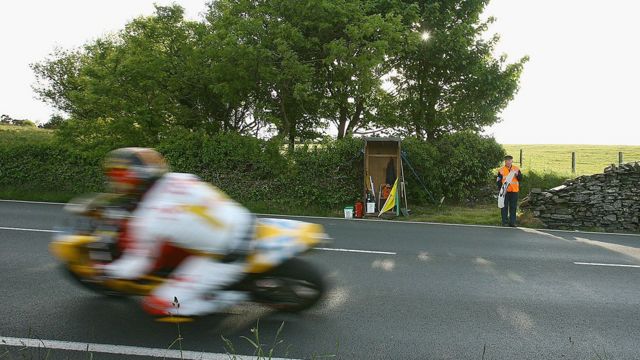 Por qué la carrera de la Isla de Man es la competencia de motos 