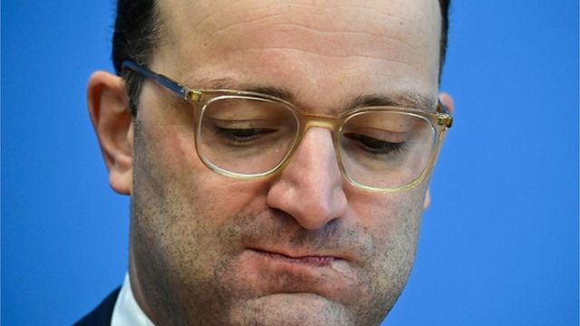 Очільник німецького МОЗ Єнс Шпан не добирав слів, закликаючи вакцинуватися