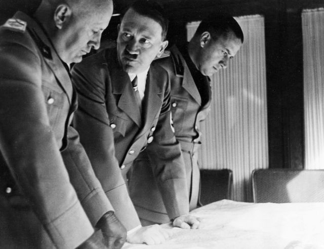 Mussolini e Hitler em uma reunião durante a 2ª Guerra Mundial