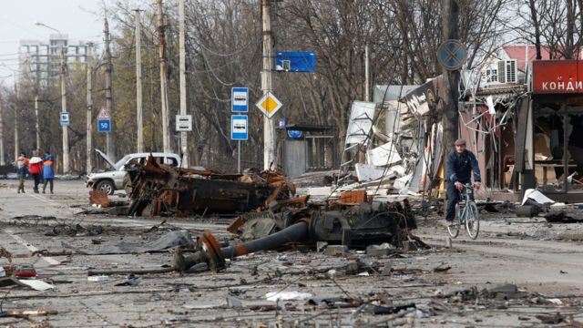 Xe tăng bị phá hủy ở Mariupol