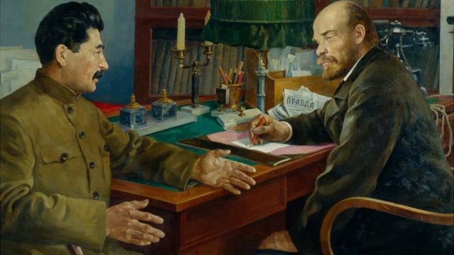 Lenin e Stalin conversando