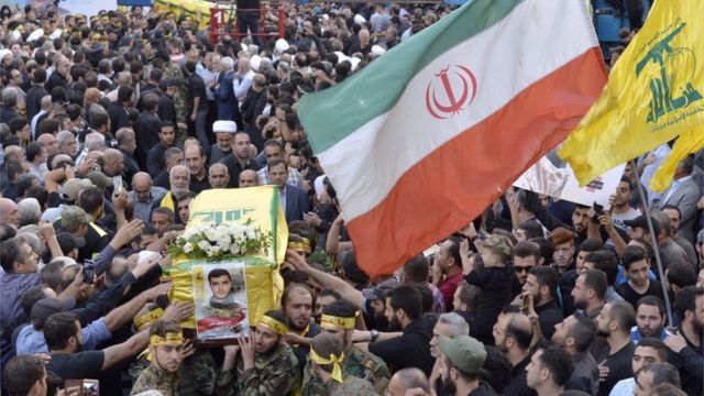 جنازة أحد مقاتلي حزب الله الذين سقطوا في سوريا
