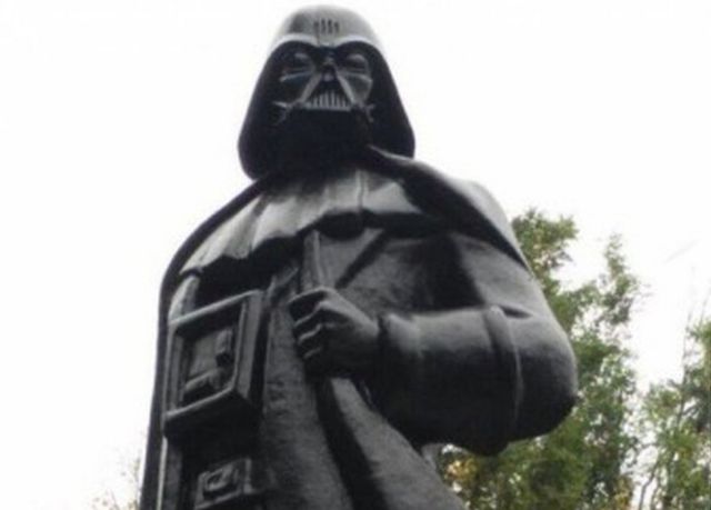 The Darth Vader statue