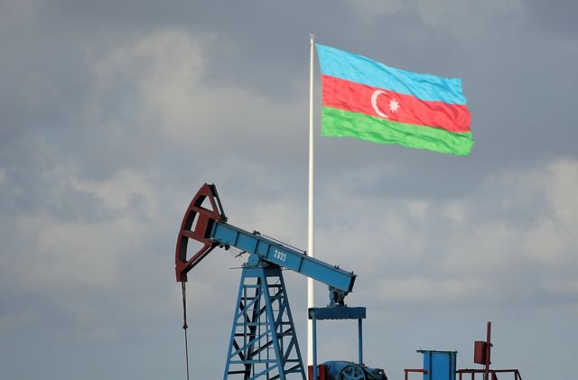 Нефтяная вышка в Азербайджане