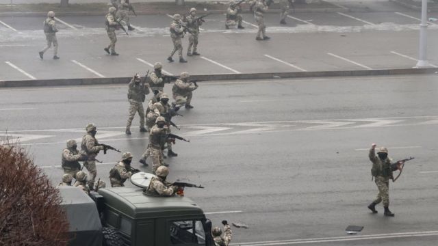 Lực lượng an ninh tại Almaty, thành phố lớn nhất Kazakhstan