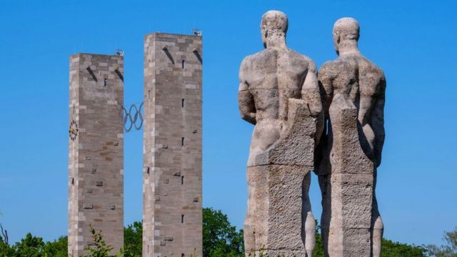 Escultura nazista de Karl Albiker no Estádio Olímpico de Berlim