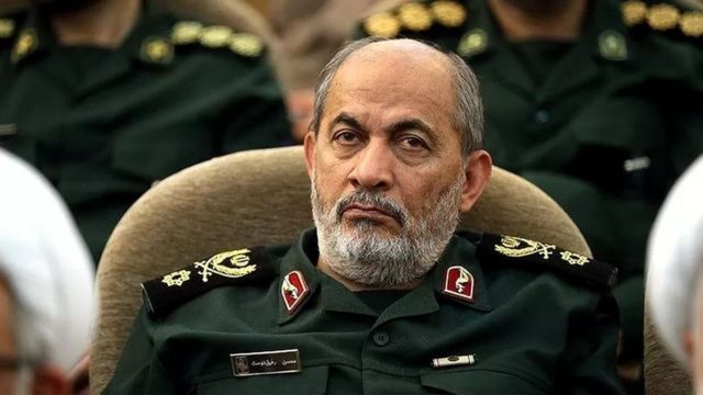محسن رفیق‌دوست یکی از اولین مقام‌های ارشد جمهوری اسلامی ایران بود که درگیری یکی از بستگانش در پرونده بزرگ فساد مالی فاش شد