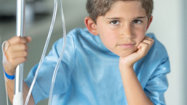 Niño en el hospital