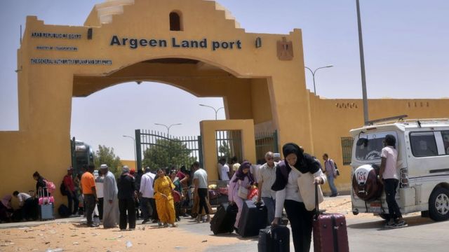 صورة من معبر أرقين الحدودي بين مصر والسودان