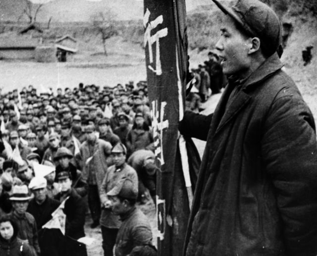Mao Tse Tung, leader of China's Communists, addresses followers at Yenan during the long March 1937. (Photo by: Universal History Archive/Universal Images Group via Getty Images)