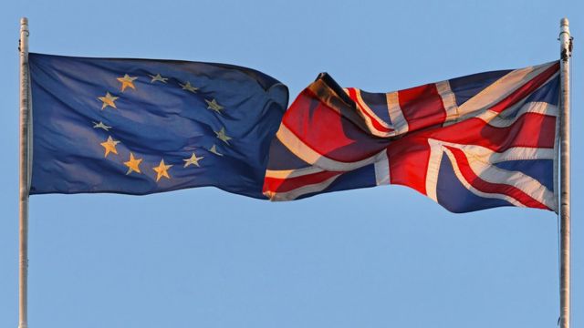 Bandeiras da UE e do Reino Unido