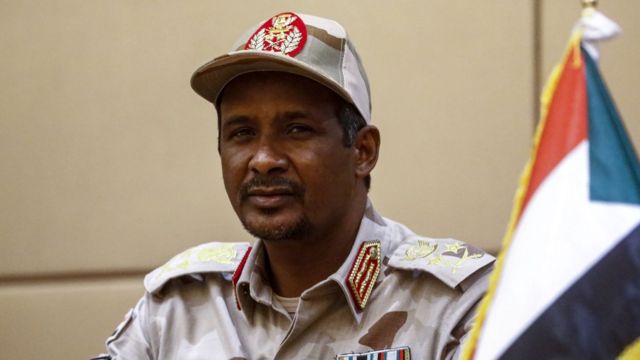 حميدتي قال إن مجلس السيادة السوداني قرر ترك الحكم للمدنيين