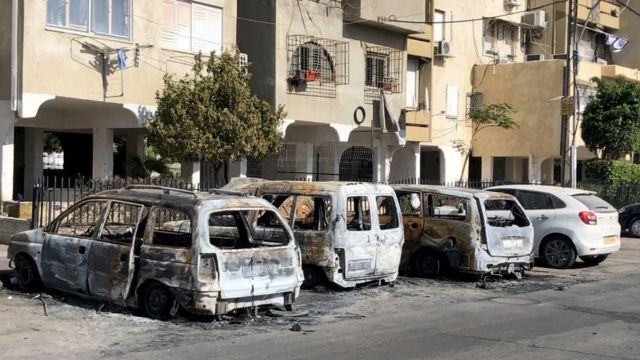 Autos vandalizados en la localidad de Lot.